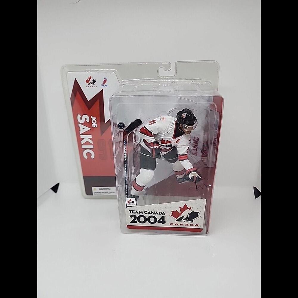 McFarlane NHL Joe Sakic White Jersey Team Canada 2004 Figure